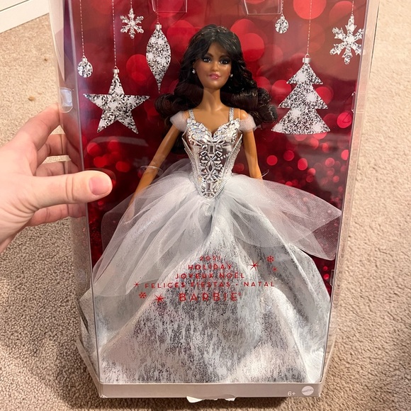 Holiday Barbie Signature 2021 NEW IN BOX. - Picture 3 of 3